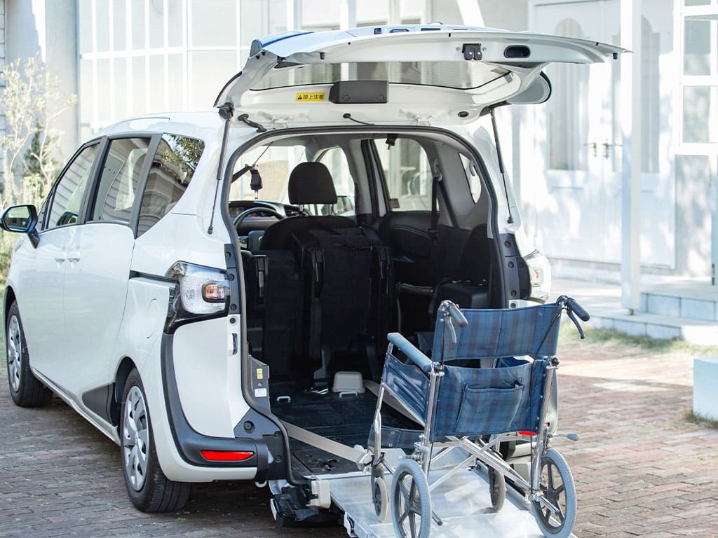 送迎ドライバー